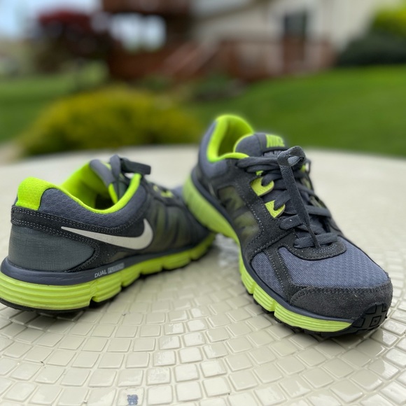 nike sneakers lime green